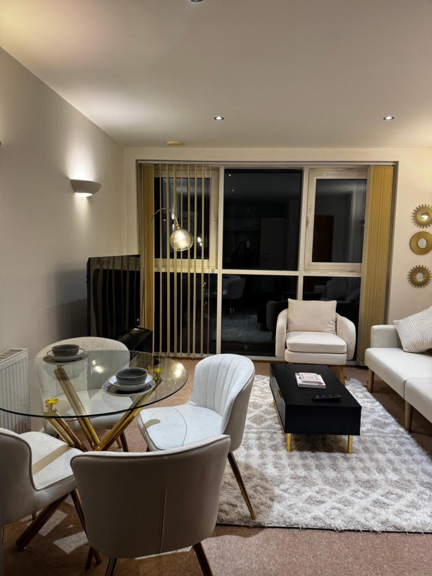 Entire Flat Excel, Ifs Clouds, O2 Arena, Airport Apartamento *